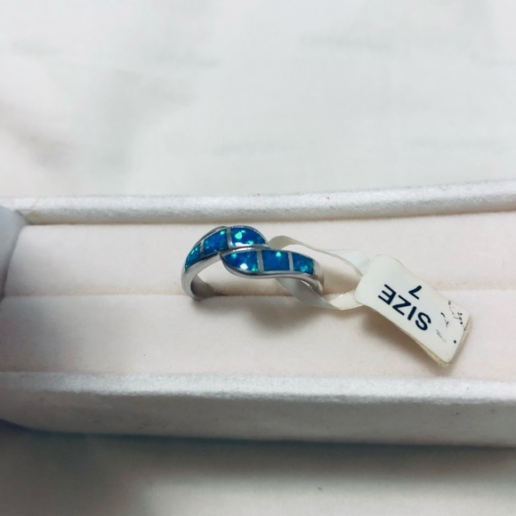925 Sterling Silver with inlaid blue Opal ring - Picture 1 of 3